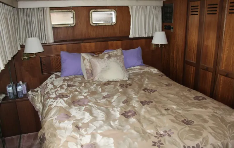 Slide: The Image of Hatteras 58 Yachtfish 1974 - 13
