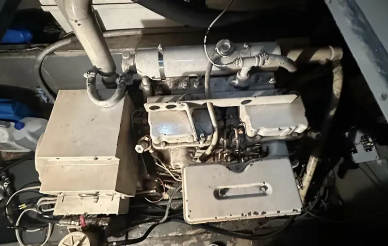 Slide: The Image of Hatteras 58 Yachtfish 1974 - 32