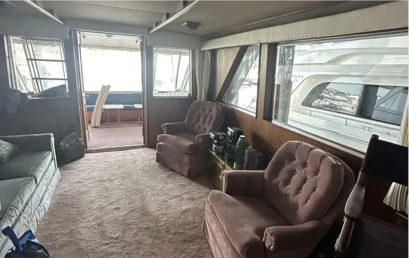 Slide: The Image of Hatteras 58 Yachtfish 1974 - 8