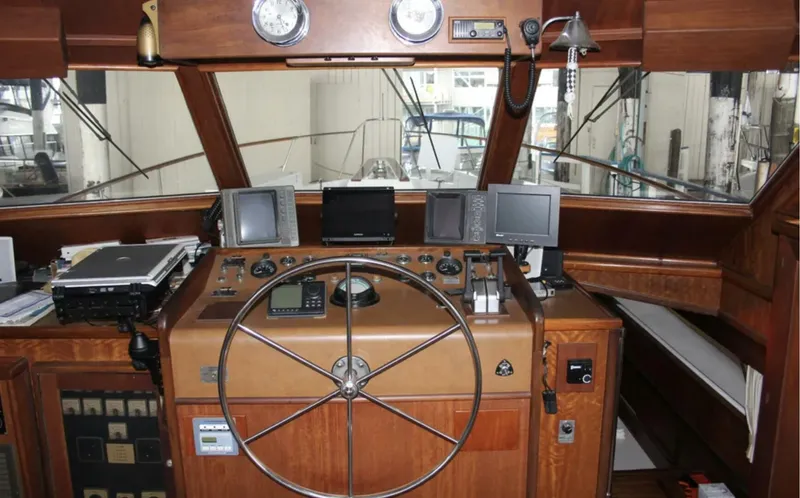 Slide: The Image of Hatteras 58 Yachtfish 1974 - 9