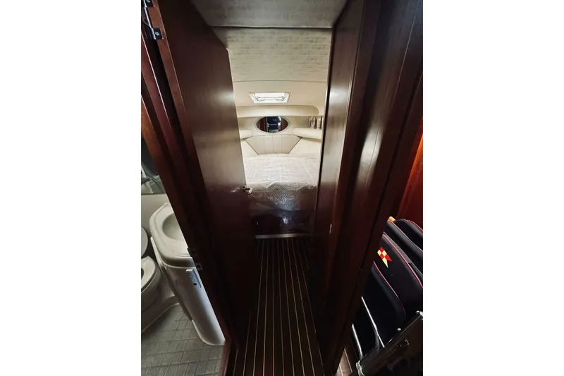 Slide: The Image of Riviera 40 2000 - 8