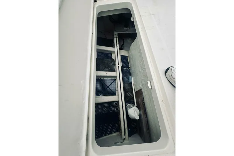 Slide: The Image of Riviera 40 2000 - 87