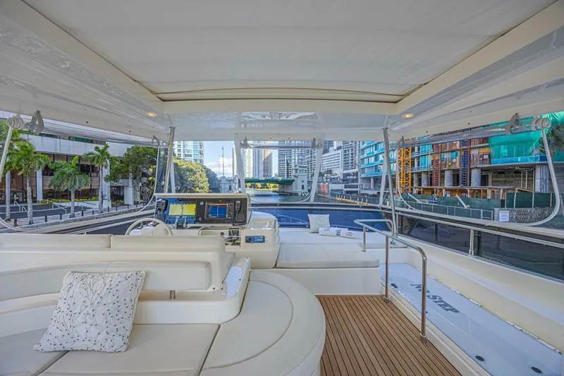 Slide: The Image of Ferretti 830 2011 - 10
