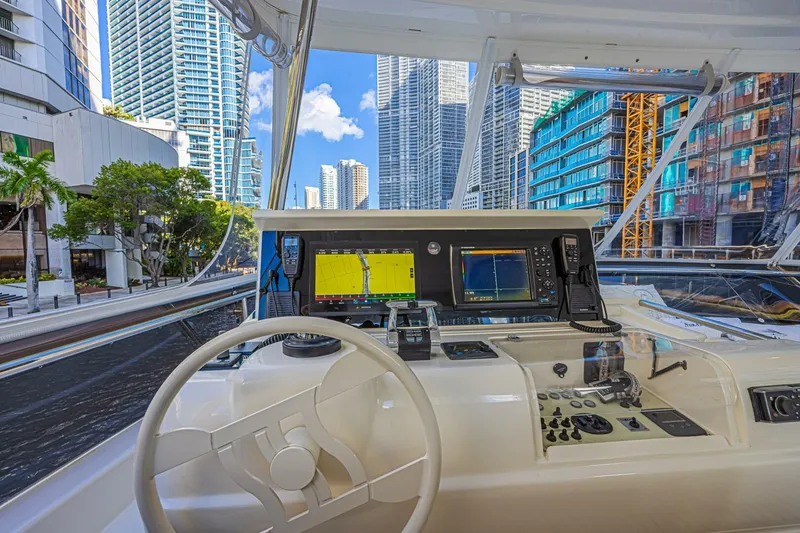 Slide: The Image of Ferretti 830 2011 - 14