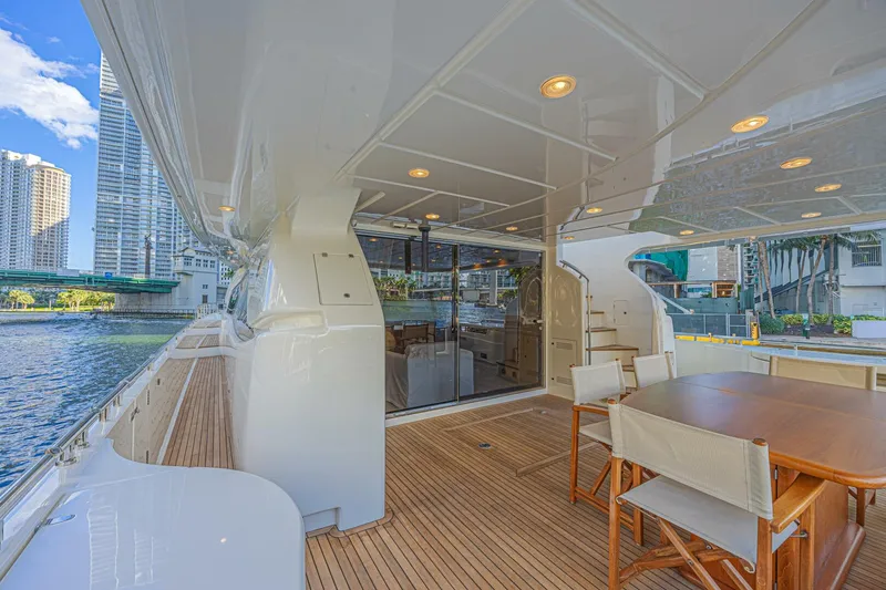 Slide: The Image of Ferretti 830 2011 - 16