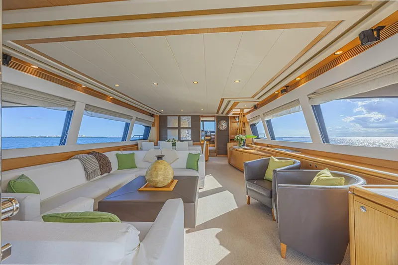 Slide: The Image of Ferretti 830 2011 - 37