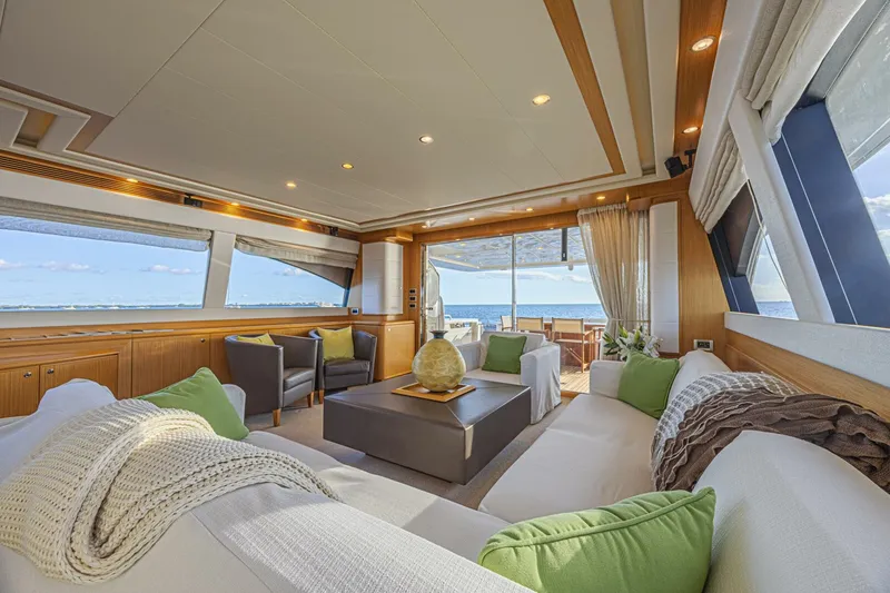 Slide: The Image of Ferretti 830 2011 - 43