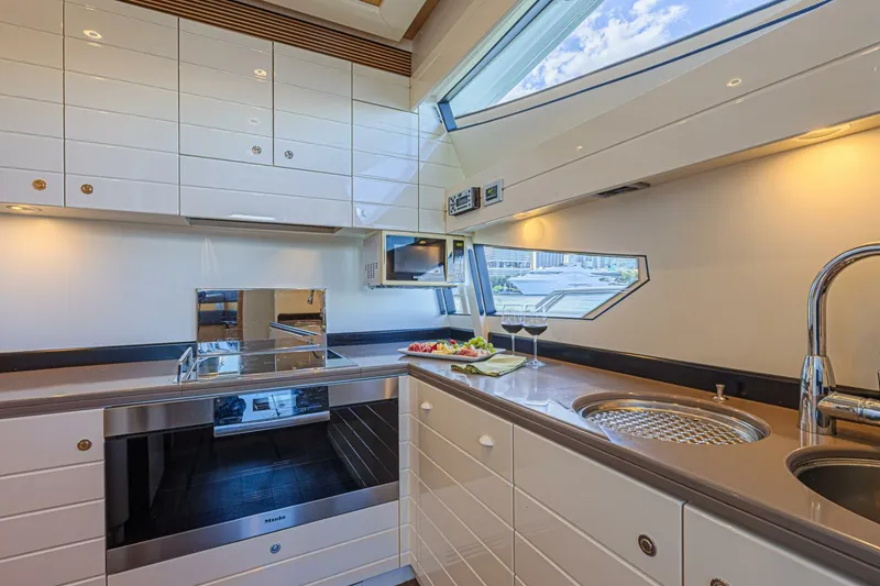 Slide: The Image of Ferretti 830 2011 - 50