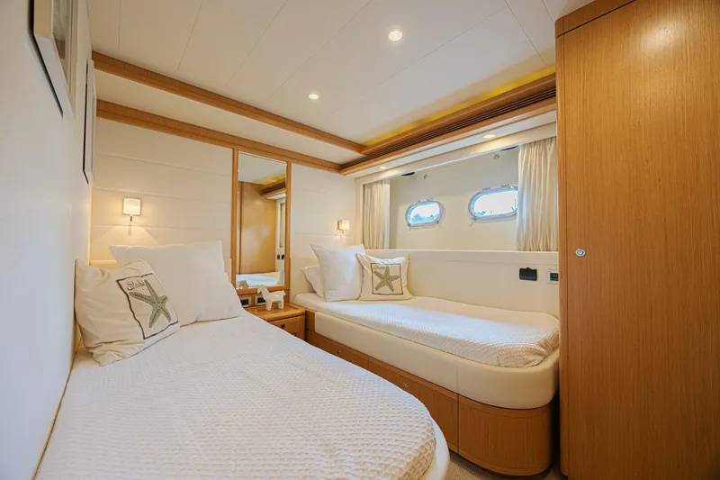 Slide: The Image of Ferretti 830 2011 - 66