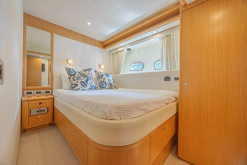 Slide: The Image of Ferretti 830 2011 - 71