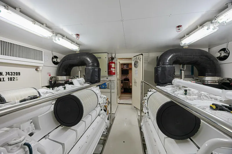Slide: The Image of Ferretti 830 2011 - 78