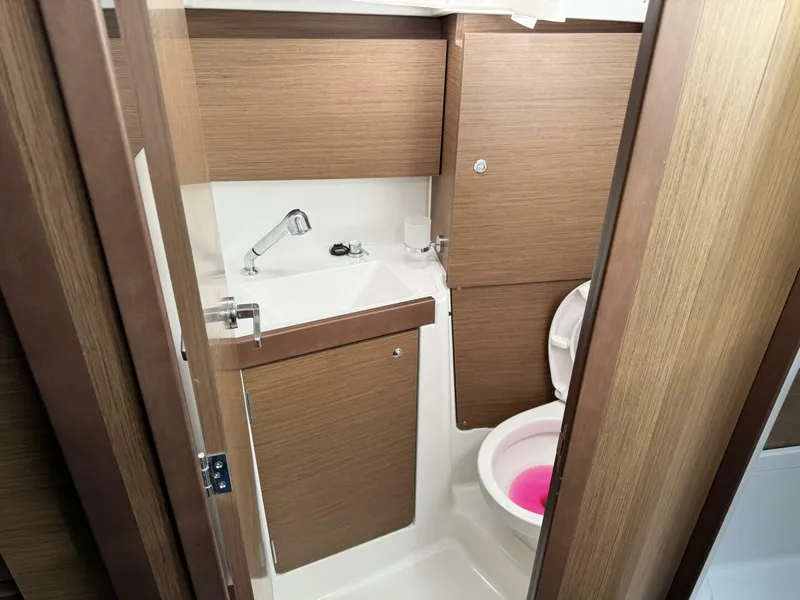 Slide: The Image of Beneteau 35.1 2021 - 17