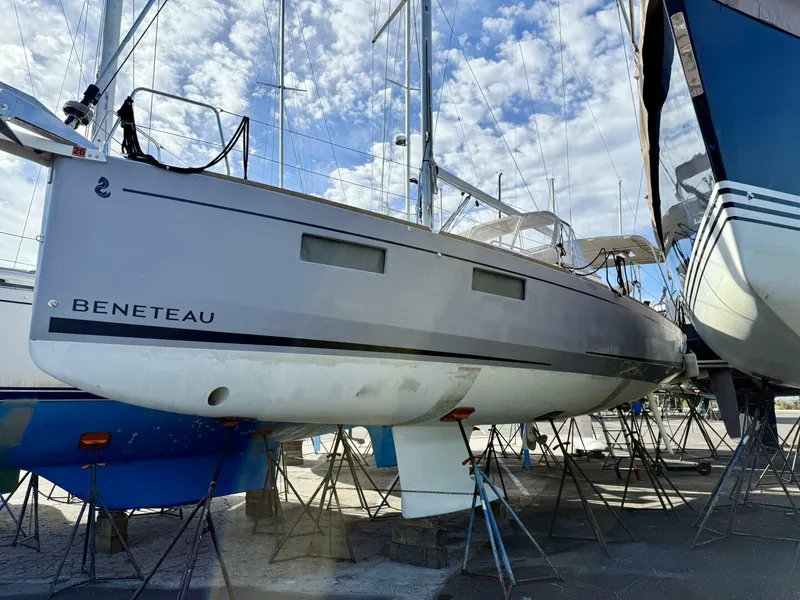 Slide: The Image of Beneteau 35.1 2021 - 24