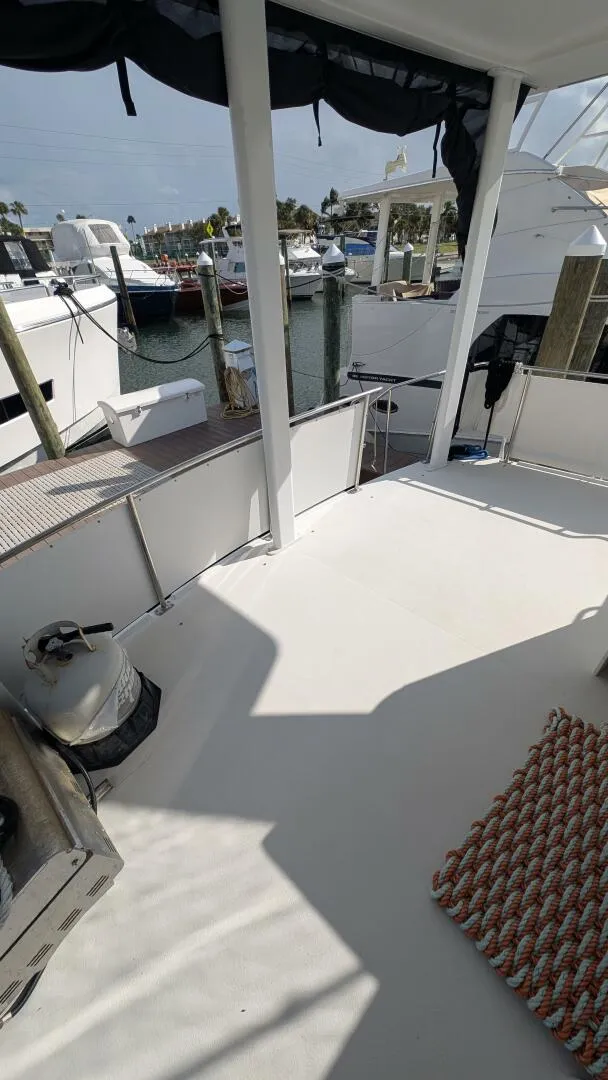Slide: The Image of Carver Yachts 370 AFT CABIN 1994 - 12