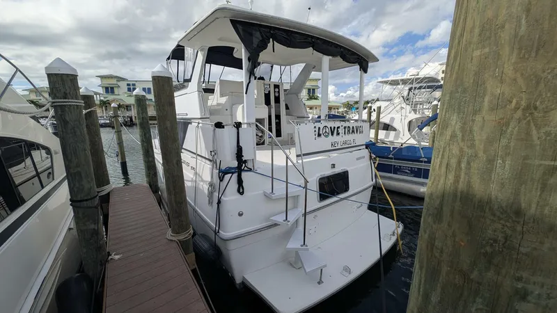 Slide: The Image of Carver Yachts 370 AFT CABIN 1994 - 2
