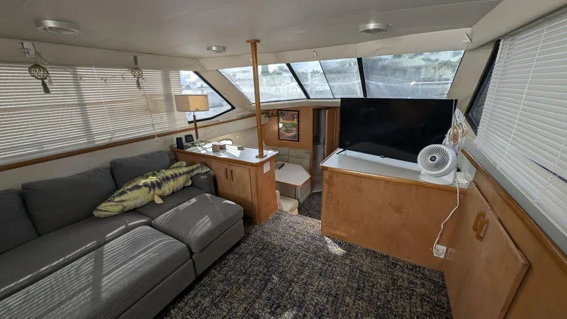 Slide: The Image of Carver Yachts 370 AFT CABIN 1994 - 21