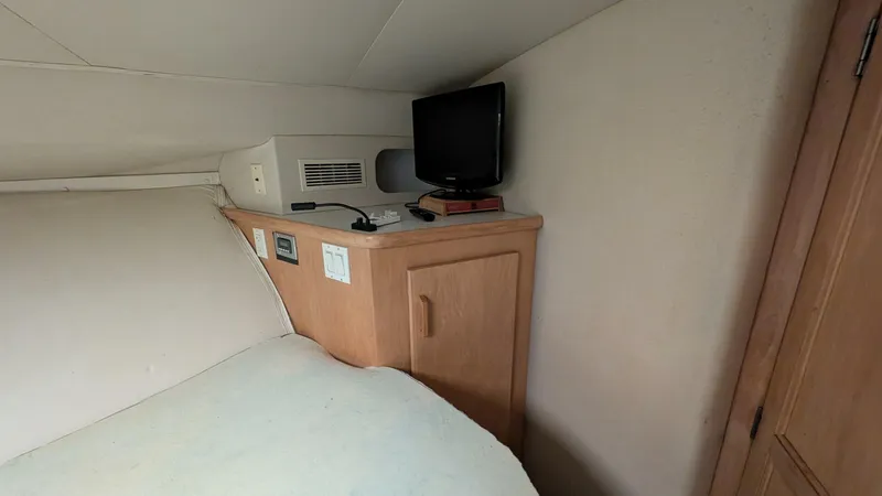 Slide: The Image of Carver Yachts 370 AFT CABIN 1994 - 28