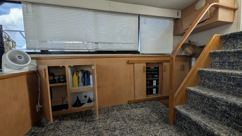 Slide: The Image of Carver Yachts 370 AFT CABIN 1994 - 31