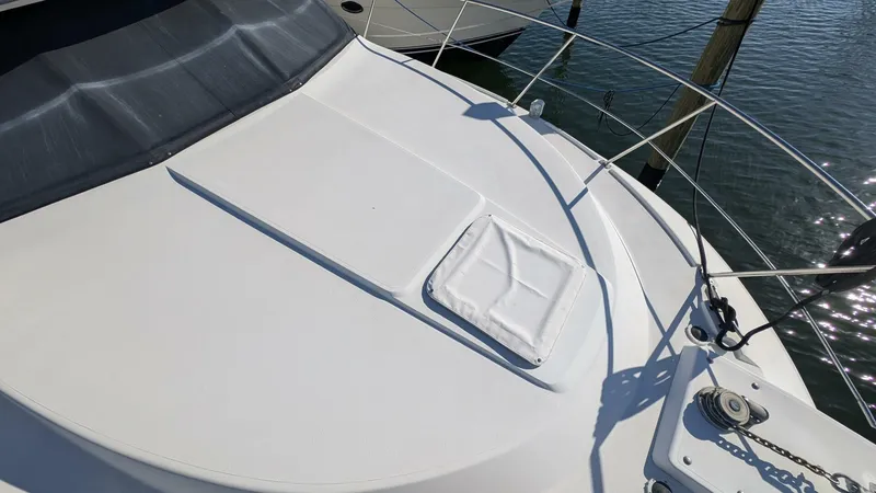 Slide: The Image of Carver Yachts 370 AFT CABIN 1994 - 4