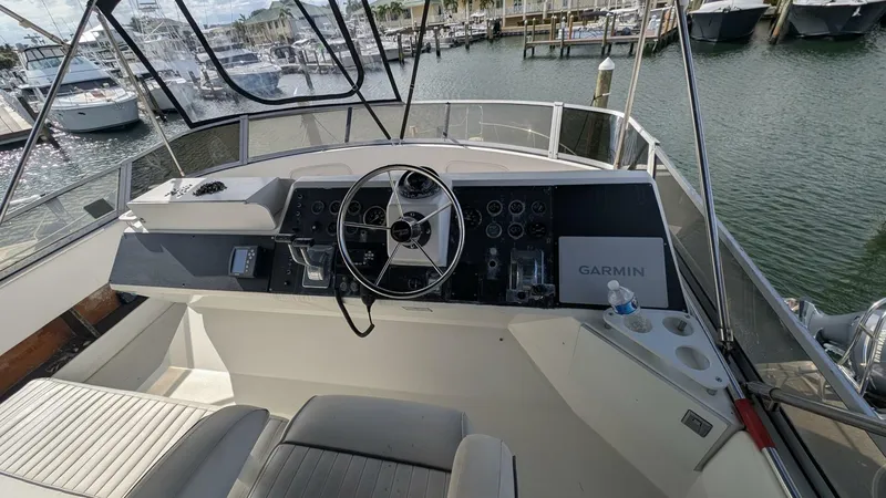 Slide: The Image of Carver Yachts 370 AFT CABIN 1994 - 7
