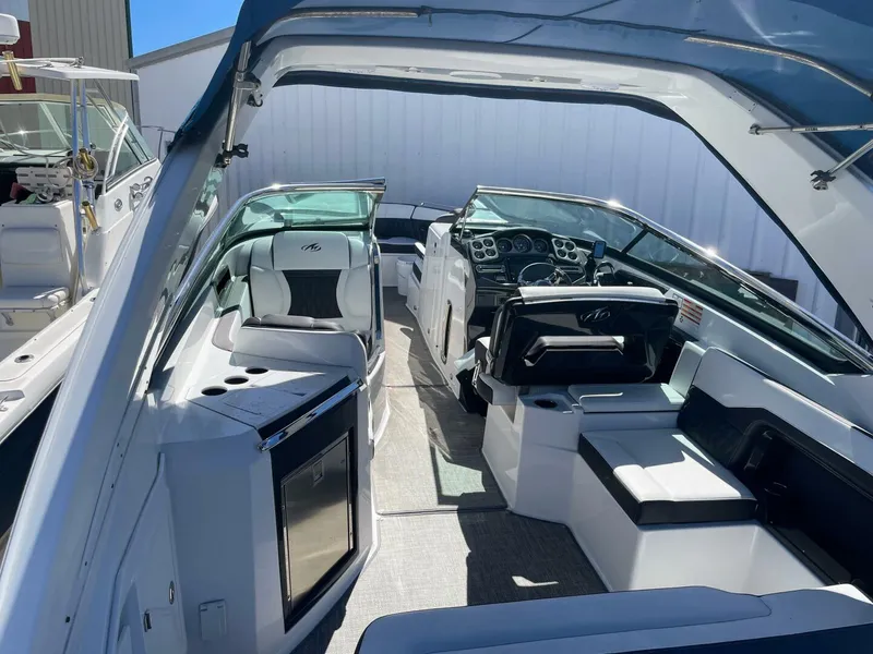 Slide: The Image of Monterey 328SS 2019 - 13
