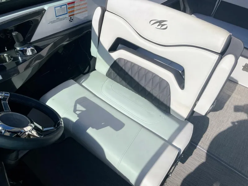 Slide: The Image of Monterey 328SS 2019 - 31
