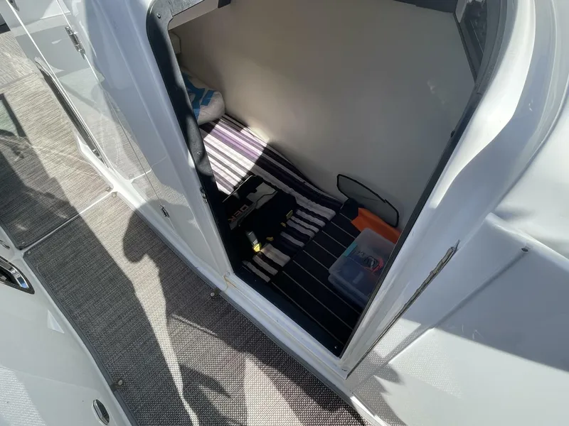 Slide: The Image of Monterey 328SS 2019 - 37