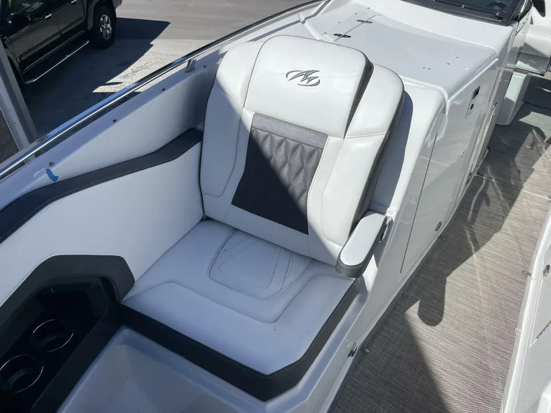 Slide: The Image of Monterey 328SS 2019 - 44