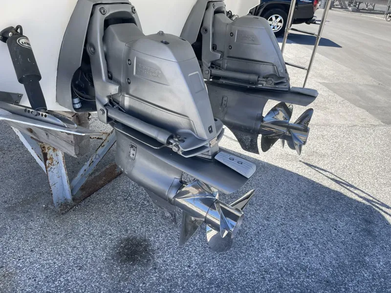 Slide: The Image of Monterey 328SS 2019 - 9