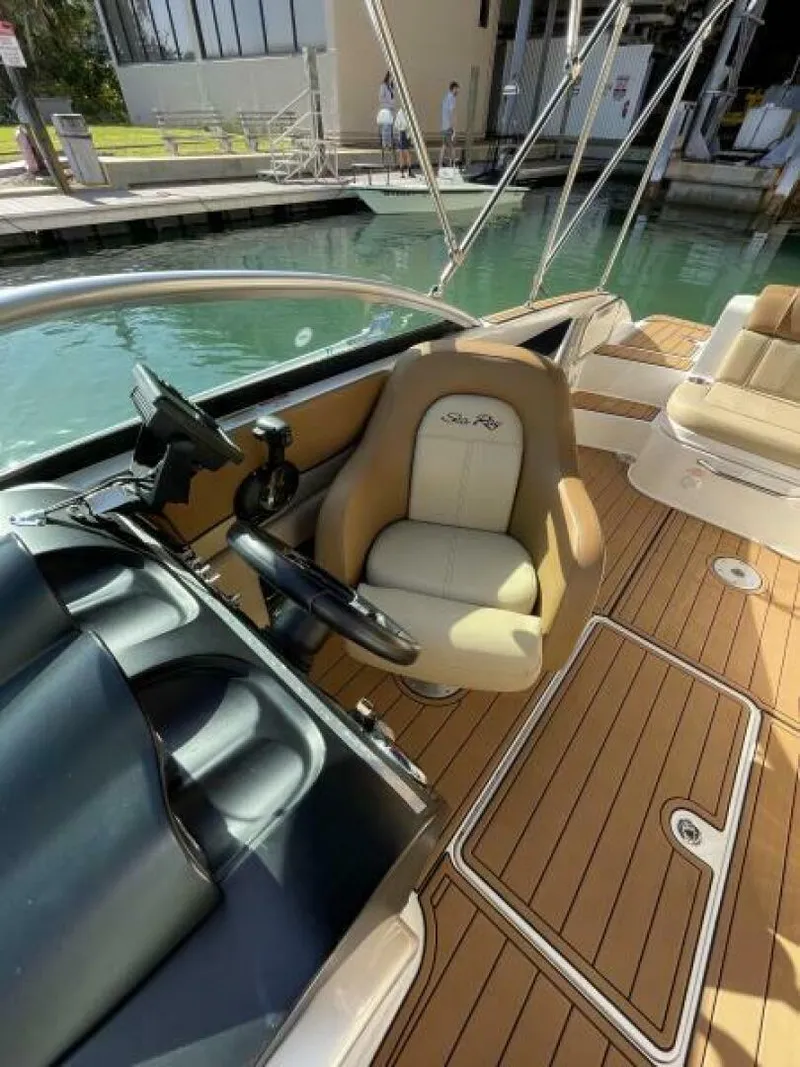 Slide: The Image of Sea Ray 260 SunDeck 2014 - 4