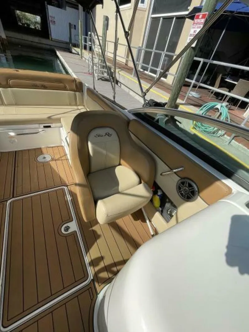Slide: The Image of Sea Ray 260 SunDeck 2014 - 6