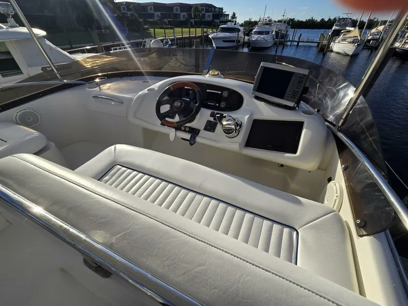 Slide: The Image of Sunseeker Manhattan 48 1997 - 12