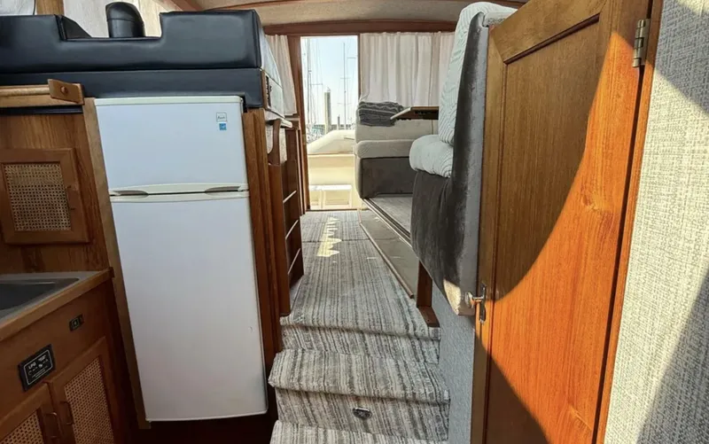 Slide: The Image of Bayliner 3870 Motoryacht 1983 - 5