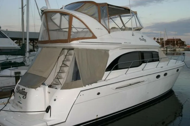 The Image of Meridian 411 Sedan 2005 - 0