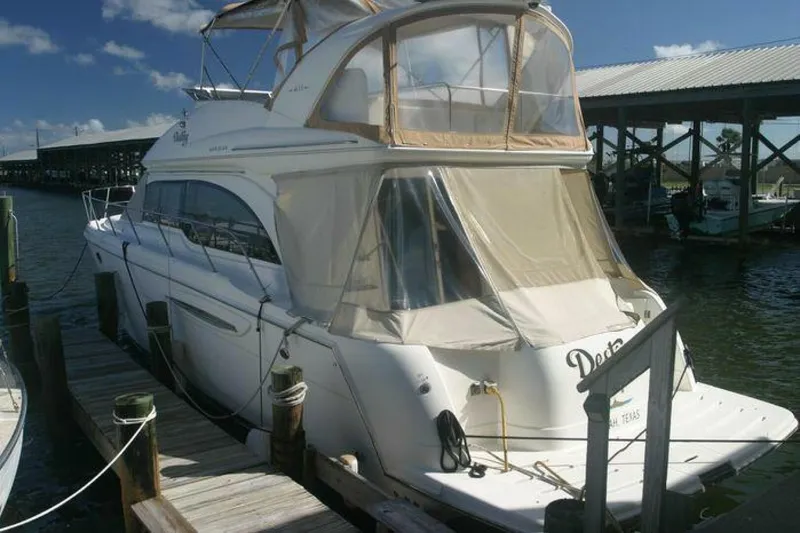 Slide: The Image of Meridian 411 Sedan 2005 - 6