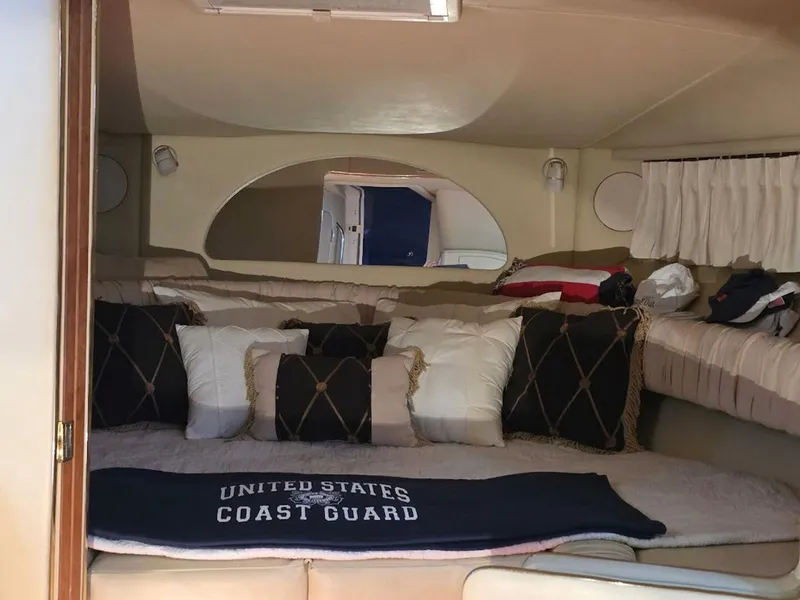 Slide: The Image of Sea Ray 330 Express Cruiser 2000 - 3