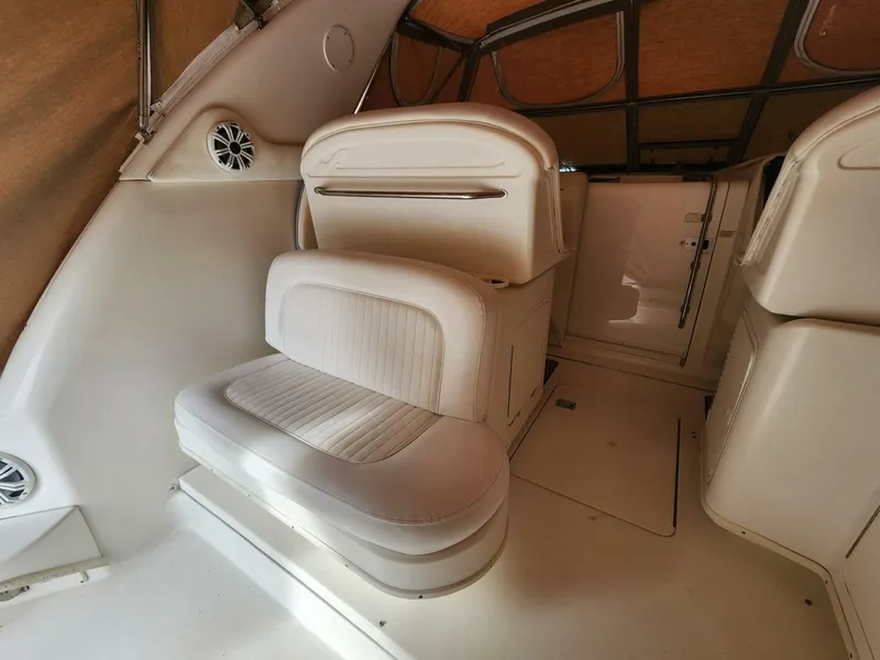 Slide: The Image of Sea Ray 330 Express Cruiser 2000 - 7