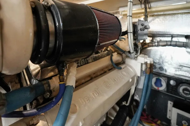 Slide: The Image of Hatteras 46 Convertible 1994 - 36