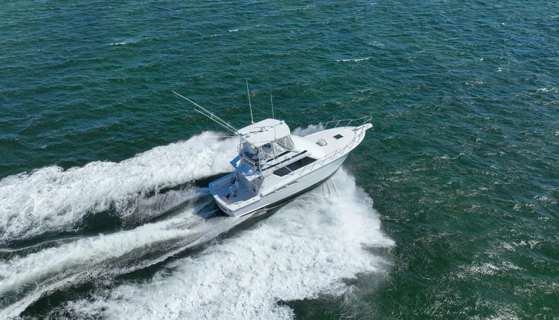 Slide: The Image of Hatteras 46 Convertible 1994 - 38