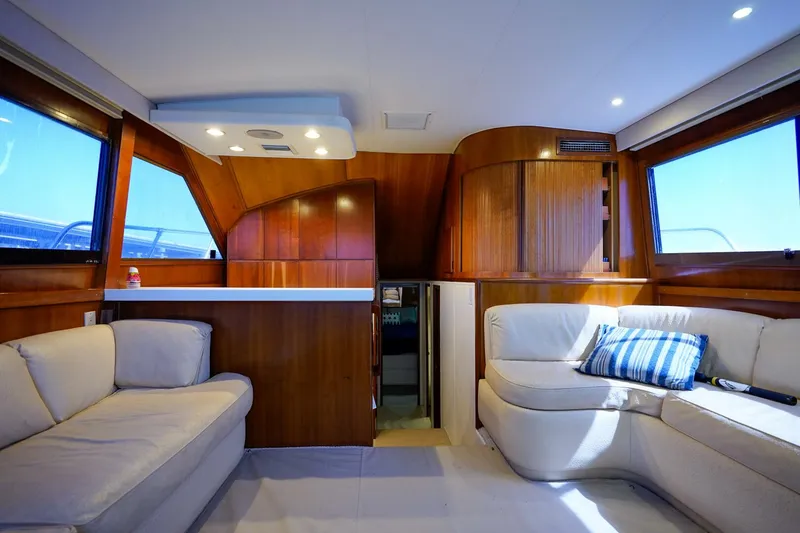 Slide: The Image of Hatteras 46 Convertible 1994 - 5