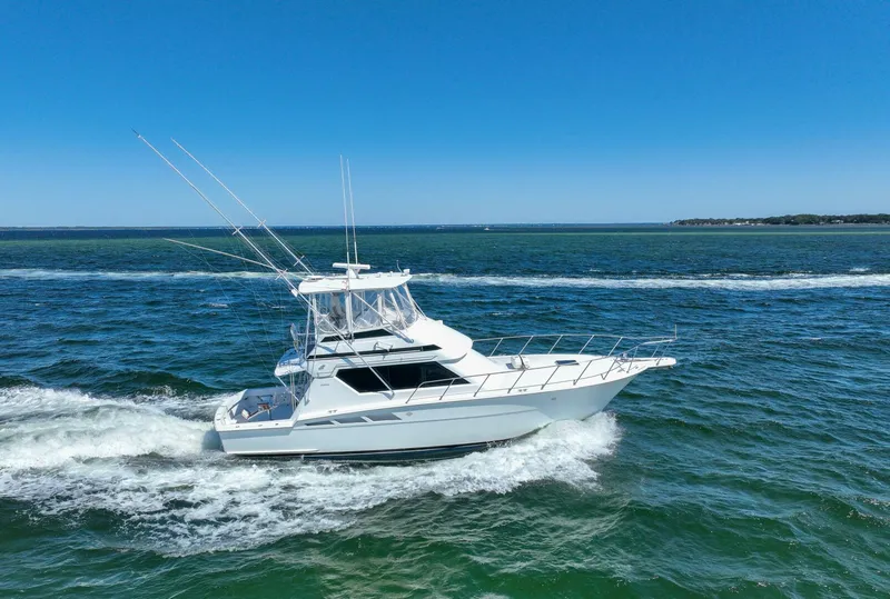 Slide: The Image of Hatteras 46 Convertible 1994 - 50