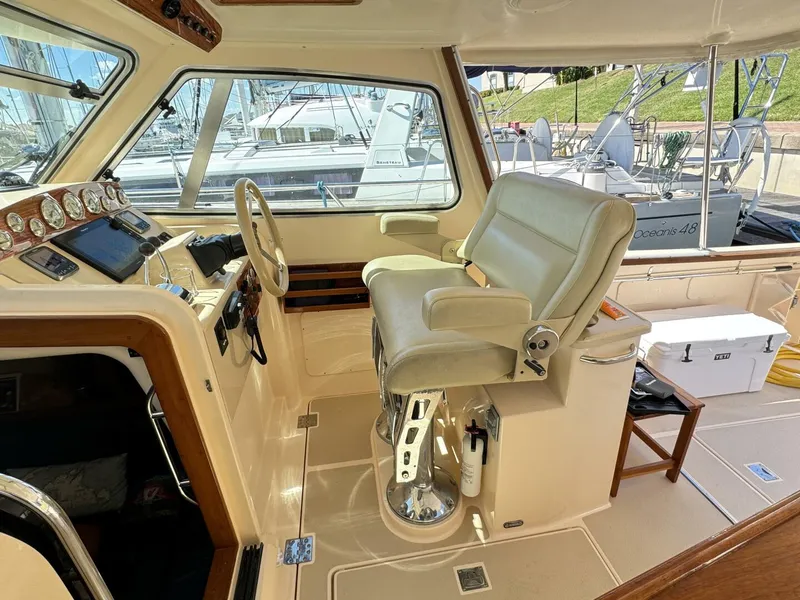 Slide: The Image of Island Packet 360 Hardtop Express Cruiser 2004 - 10