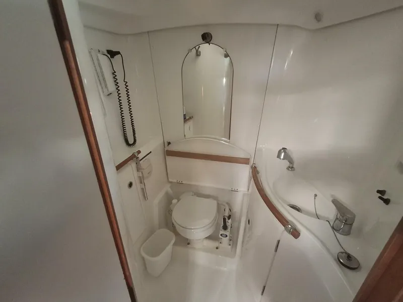 Slide: The Image of Beneteau 393/403 2006 - 14