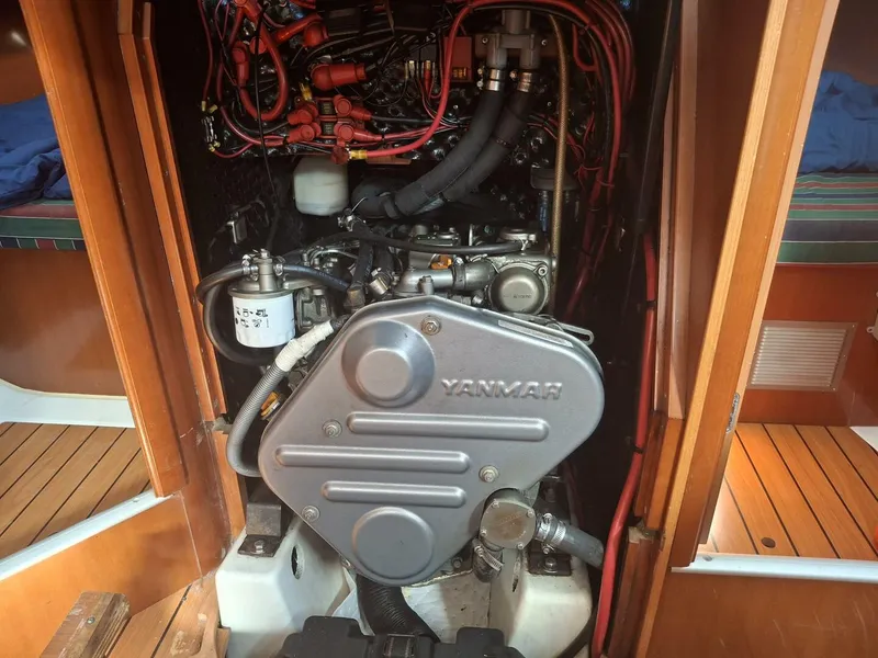 Slide: The Image of Beneteau 393/403 2006 - 22