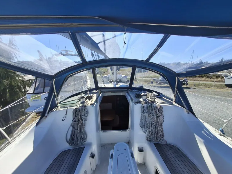 Slide: The Image of Beneteau 393/403 2006 - 3