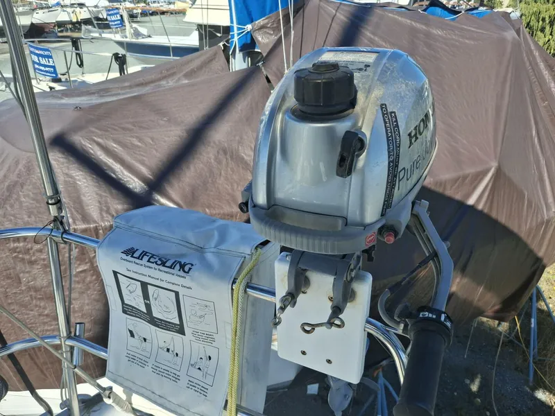Slide: The Image of Beneteau 393/403 2006 - 6