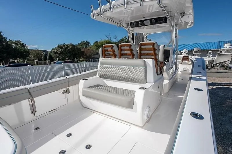 Slide: The Image of Valhalla Boatworks 37 2025 - 12