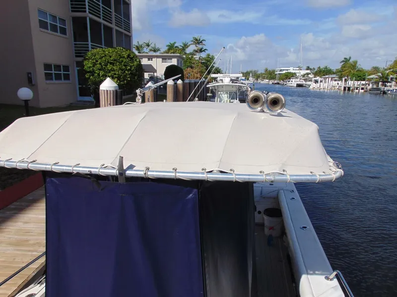 Slide: The Image of Boston Whaler 26 Outrage 2001 - 5