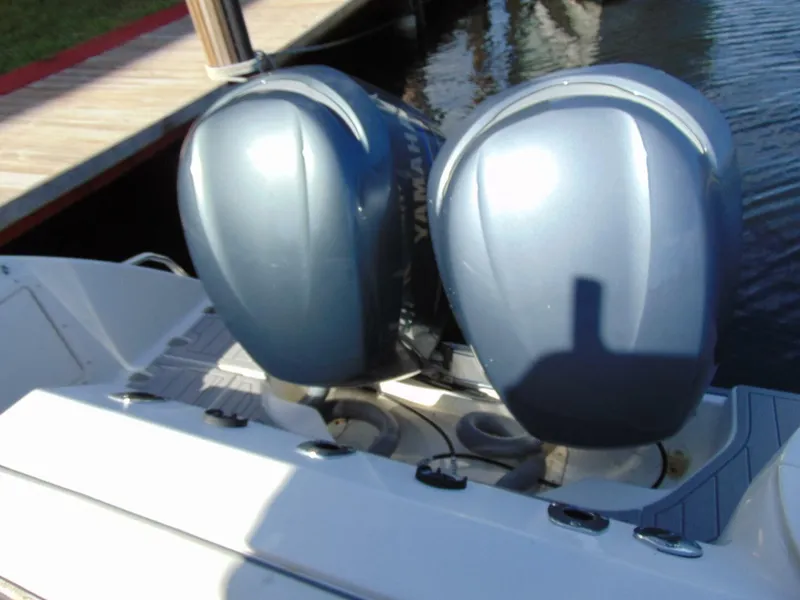 Slide: The Image of Boston Whaler 26 Outrage 2001 - 7