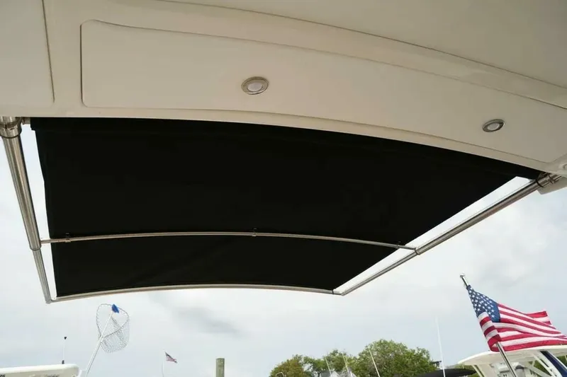 Slide: The Image of Sea Ray SLX 310 Outboard 2023 - 19
